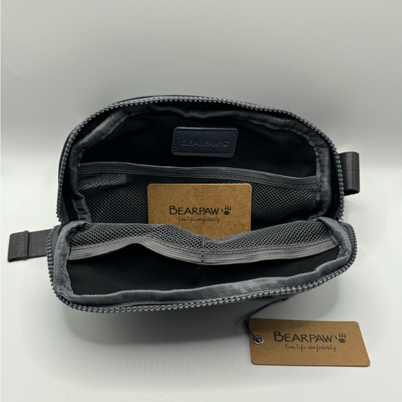 Bearpaw Fanny Pack Crossbody Waist Belt Bag Gray NWT Xmas gifts travel sports - Picture 4 of 4